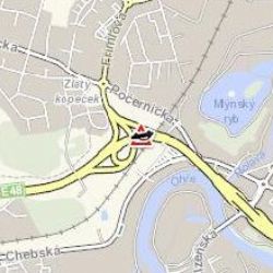 Karlovy Vary: Osobní vozidlo narazilo do svodidel