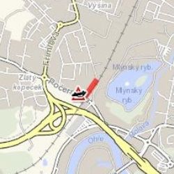 Karlovy Vary: Osobní vozidlo narazilo do svodidel