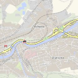 Karlovy Vary: Osobní vozidlo narazilo do svodidel