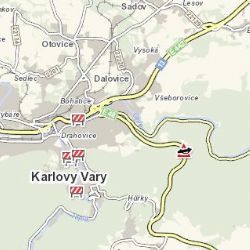 Karlovy Vary: Osobní vozidlo narazilo do svodidel