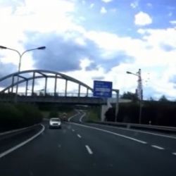 Karlovy Vary: Po průtahu městem jel v protisměru