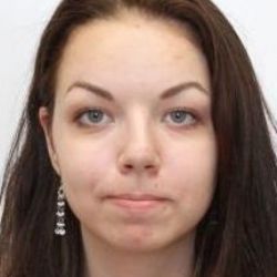 Karlovy Vary: Policie pátrá po pohřešované 15leté dívce