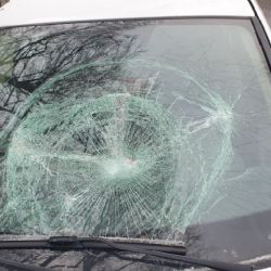 Karlovy Vary: Poničil vozidla bývalého zaměstnavatele