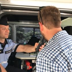 Karlovy Vary: Při potyčce šesti osob došlo ke zranění mladé ženy