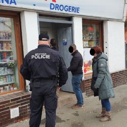 Karlovy Vary: Prodal vodku 16leté osobě