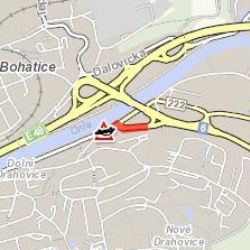 Karlovy Vary: Řidiči pozor v ulici Mattoniho nábřeží. Došlo zde k dopravní nehodě tří aut