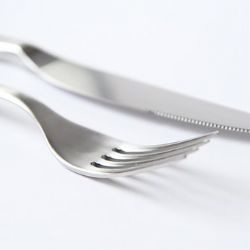 Karlovy Vary: Senioři se napadli kvůli předbíhání ve frontě