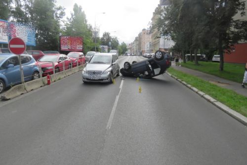 Karlovy Vary Vcerejsi Nehoda Nakladniho Vozidla Zpravy Karlovarsky Kraj Regionzapad Cz