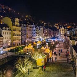 Karlovy Vary: Vánoční trhy nebudou. Strom se rozsvítí on-line