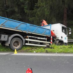 Karlovy Vary: Včerejší nehoda nákladního vozidla