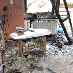 Karlovy Vary: Požár bytu. Obyvatelé domu stihli včas utéci