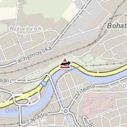 Karlovy Vary: Ve městě havarovalo osobní vozidlo