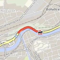 Karlovy Vary: Ve městě havarovalo vozidlo