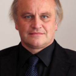 Karlovy Vary: Ve městě se uskuteční beseda s Michaelem Kocábem 