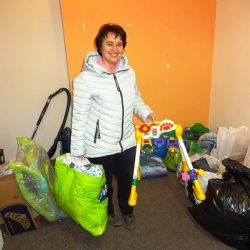 Karlovy Vary: Ve městě zahájil provoz sklad oblečení a potřeb pro děti v pěstounské péči