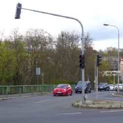 Karlovy Vary: Výměna technologie semaforů omezí dopravu u Chebského mostu