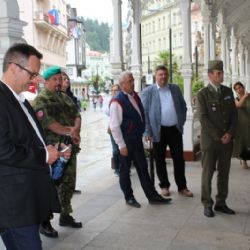 Karlovy Vary: Výstava fotografií z vojenských misí - Ten druhý život