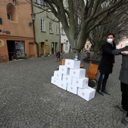 KHK KK nakoupila respirátory pro potřebné 