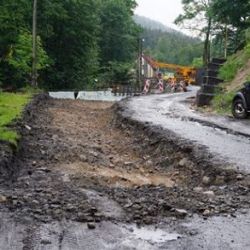 Kraj chce opravovat silnice levněji