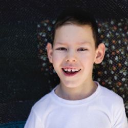 Kraj vyhlašuje veřejnou sbírku na pomoc těžce postiženému chlapci