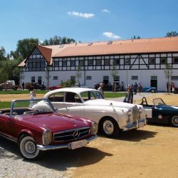 Královské Poříčí: Nablýskaní veteráni opět po letech dorazí na Statek Bernard