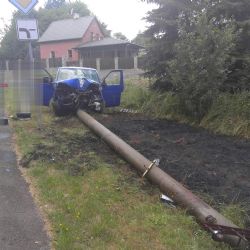 Královské Poříčí: Pod vlivem alkoholu narazil s vozidlem do sloupu
