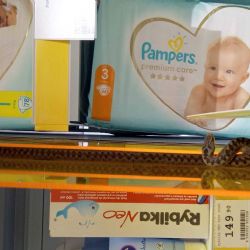 Kraslice: V regálech s dětským zbožím byla zmije