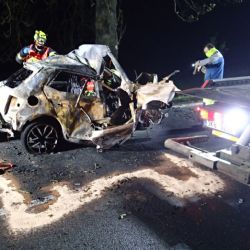 Květnová: Auto začalo po nehodě hořet. Řidič zemřel