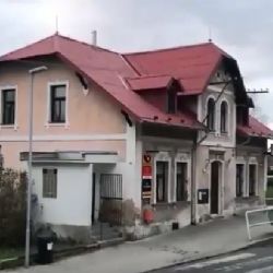 Lázně Kynžvart: Policie zveřejnila video z přepadení pošty