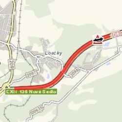 Loučky: Střet náklaďáku a osobního vozidla