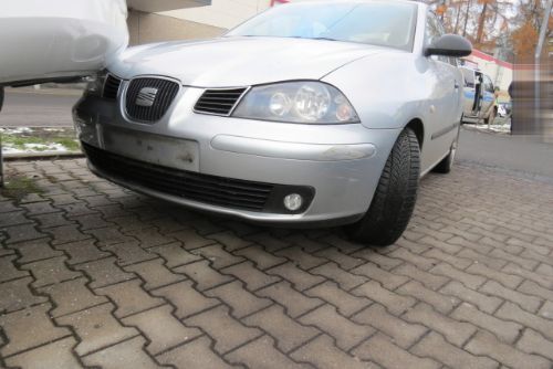 Mariánské Lázně: Naboural předváděcí vozidlo