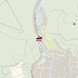 Mariánské Lázně: Pozor! Osobní vozidlo na střeše