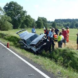 Mariánské Lázně: Pro zraněného řidiče přiletěl vrtulník