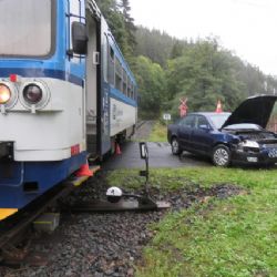Merklín: Střet vlaku a osobního vozidla
