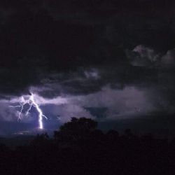 Meteorologové varují před silnými bouřkami