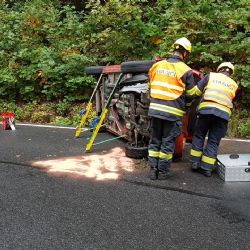 Mezi Boučím a Olovím dnes havarovalo osobní vozidlo