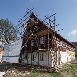 Milíkov: Rekonstrukce statku pokračuje