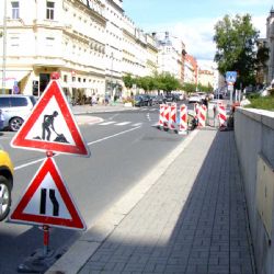 Na Moskevské ulici vzniká zvýšený přechod pro chodce