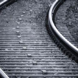 Na trati mezi Sokolovem a Olovím je výluka