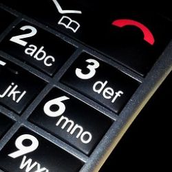 Nové Sedlo: Babičce ukradl mobilní telefon