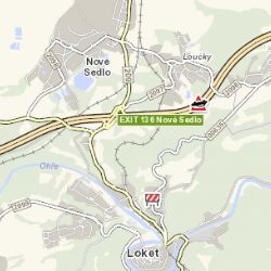 Nové Sedlo: Nehoda na šestce. Osobní vozidlo narazilo do svodidel