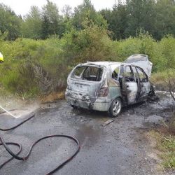 Nové Sedlo: Požár vozidla. Poděkování hasičům