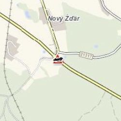 Nový Žďár: Na kruháči došlo ke střetu nákladního vozidla s osobním 