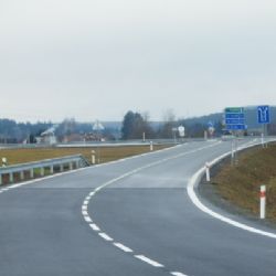 Obchvat Mariánských Lázní dnes začal sloužit řidičům 