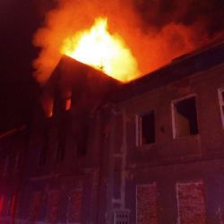 Oloví: Hasiči likvidovali požár střechy