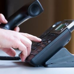 Operátoři linky 1212 vyřídili více než 180 tisíc hovorů