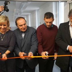 Ostrov: Gymnázium má nový koridor