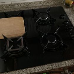 Ostrov: Hasiči evakuovali z bytového domu 16 osob