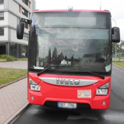 Ostrov: Policie hledá svědky dopravní nehody