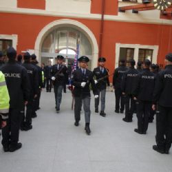 Ostrov: Slavnostní přijetí nových policistů a předání ocenění policistům a občanským zaměstnancům
